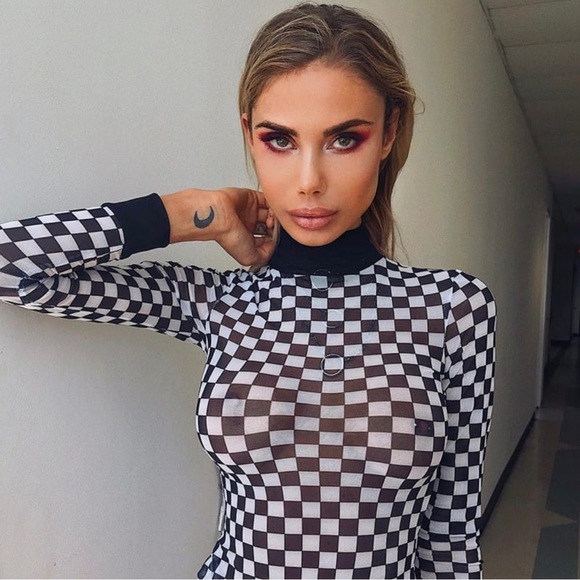 Black&White Checkered Mesh Top - Picture 2 of 3